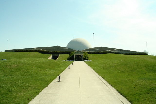 Wapakoneta-ohio-armstrong-air-and-space-museum.jpg (36564 bytes)